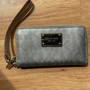 Michael Kors Logo Smartphone Wallet Wristlet